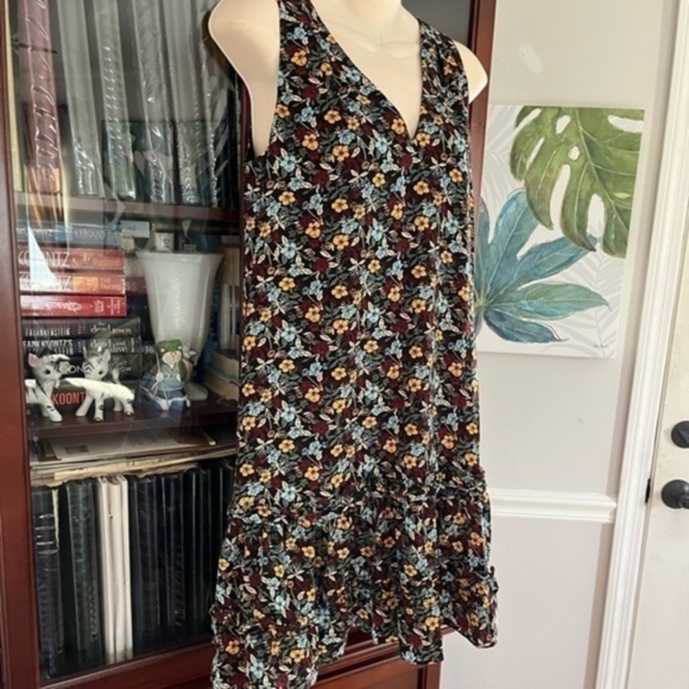 NWT BCBG Paris Sleeveless Floral Dress Size XS - Picture 2 of 13